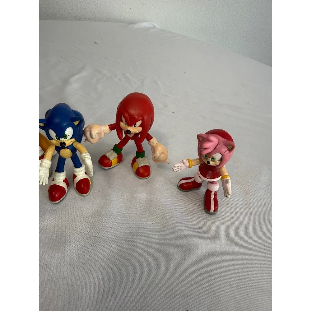Vintage 2000 Sega Sonic the Hedgehog Action Figure Lot Tails Knuckles Amy Rose